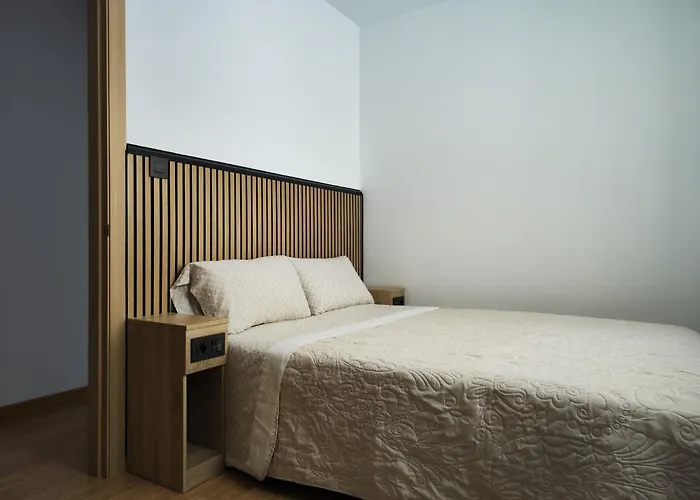 Piso Ara Solis * Cee